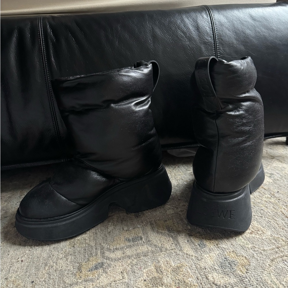 Loewe Black puffer boots size 40